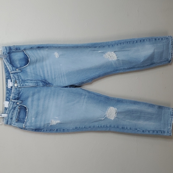 GOOD AMERICAN The Weekender Good Girlfriend High Rise Jean In Light Blue - Picture 10 of 11